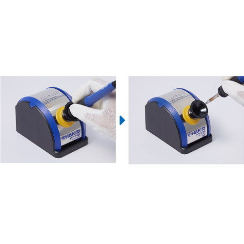 こて先を開口部に差し込み、下方向へ押し込むとブラシが回転し、こて先をクリーニングします。