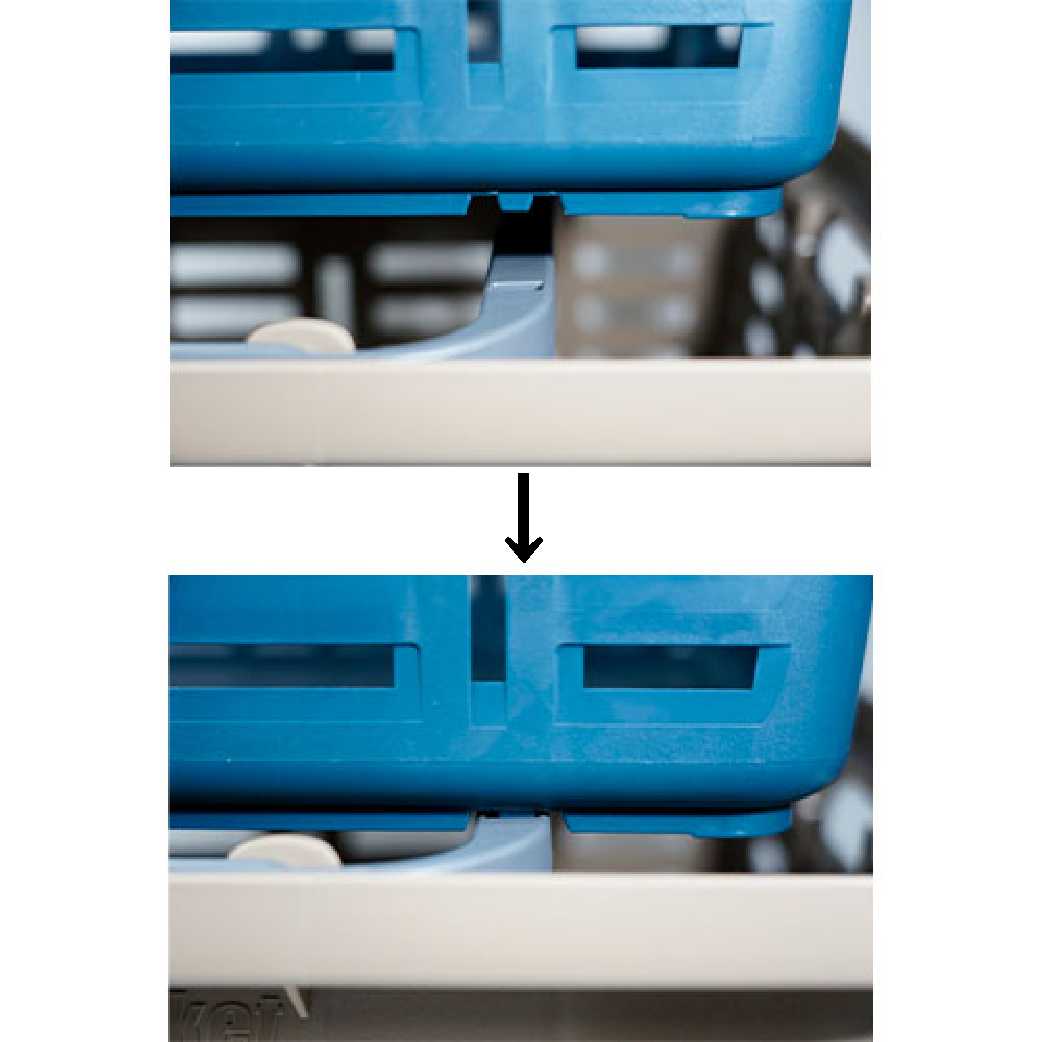 積み重ね時は底がハンドルの穴にフィットするので、しっかりスタッキングできます。