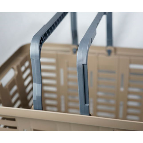 ハンドルは丈夫で握りやすく、自立します。