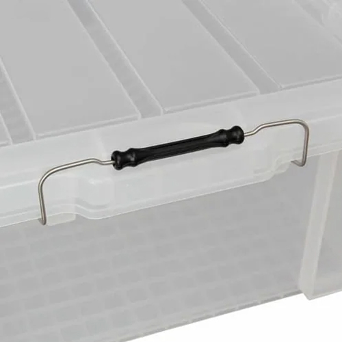 バックルの成形部分に凸面が付いているため指に引っかかりやすく、バックルをフタから取り外しやすくなっています。