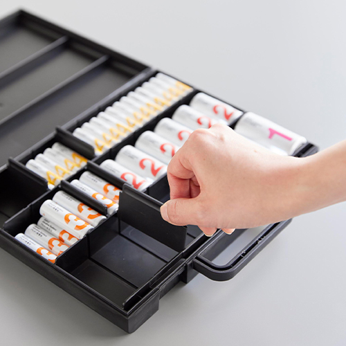 各段2個ずつ仕切りがあるので、サイズや収納量に合わせて綺麗に仕切れます