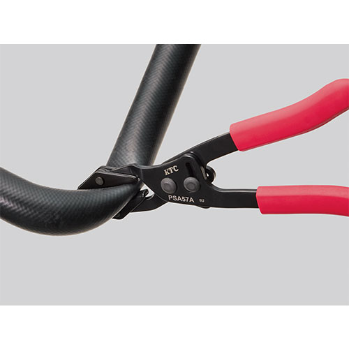 可動式の先端部がホースを平行に挟み込み確実に閉\n塞