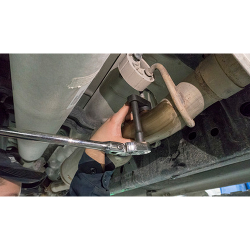 NOxおよび煤（すす）センサーに容易にアクセス可能