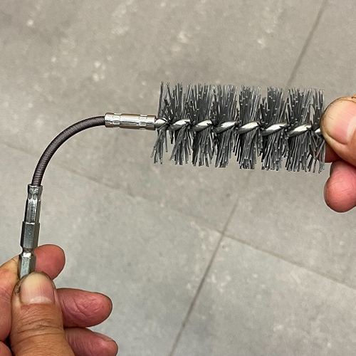 柄はフレキシブルタイプです。