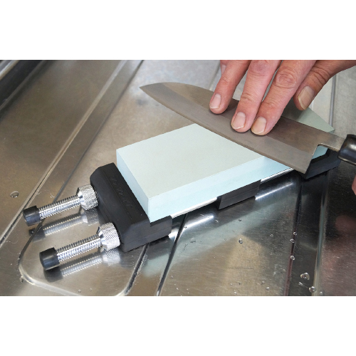 滑りにくい、なじみの良いゴム製台座