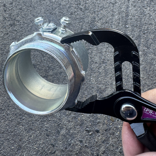 電線管用コネクタ