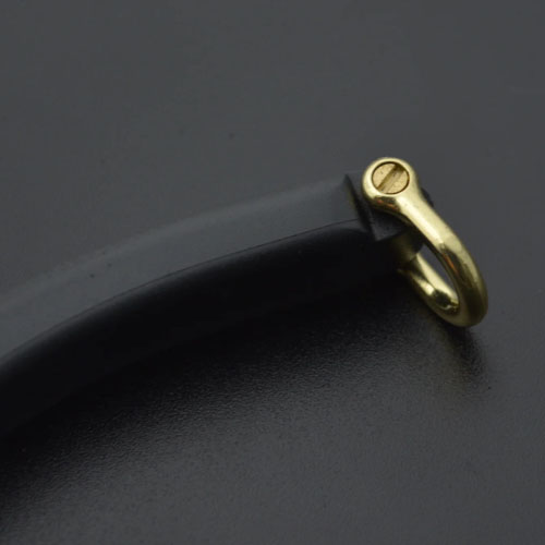 工具落下防止用のシャックル付き