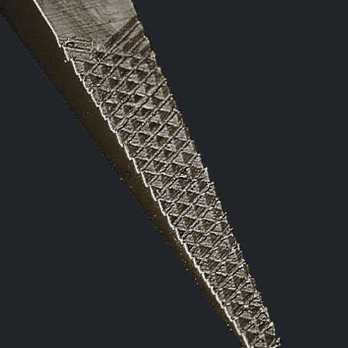 加え部はクロスローレット加工で抜群の保持力を発揮します。