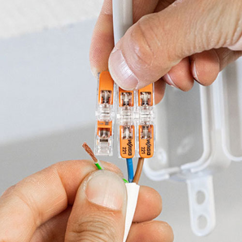 単線・より線の混在使用も可能！多目的で使える万能コネクタ