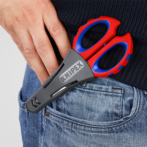 ベルト取付用のクリップは自在に動くため、携帯する際に便利です。