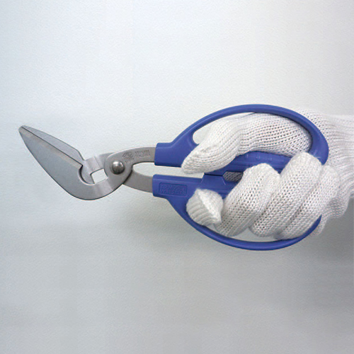 手袋をはめても作業しやすい大型ハンドル