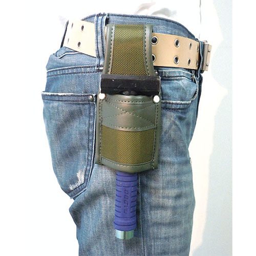 腰袋にも収まるコンパクトサイズ