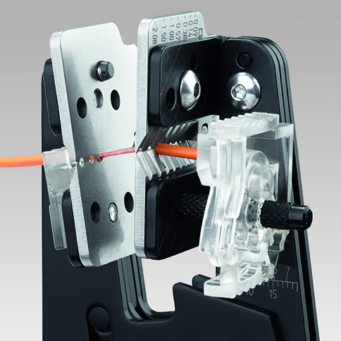 精密な刃の形状により、形状を残したまま剥ぎ取ります。