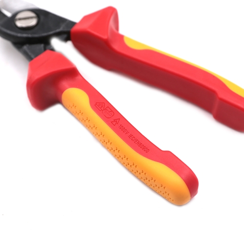 ハンドルは耐火性と耐高温性を備えた特殊断熱材採用