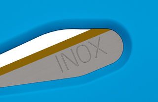 \nステンレスの刃が取り付けられています。刃部はTiN コーティングにより、より簡単かつ効果的に切断できるようになります