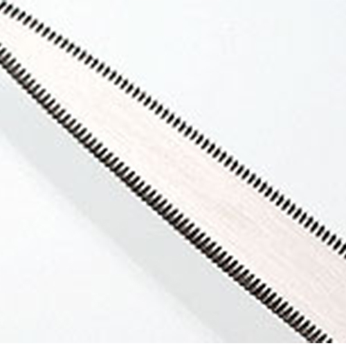 のこぎりのようなギザギザ刃