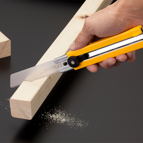 「上目」を施しているため、スムーズな切れ味で、木材やプラスチックのカットに最適です。