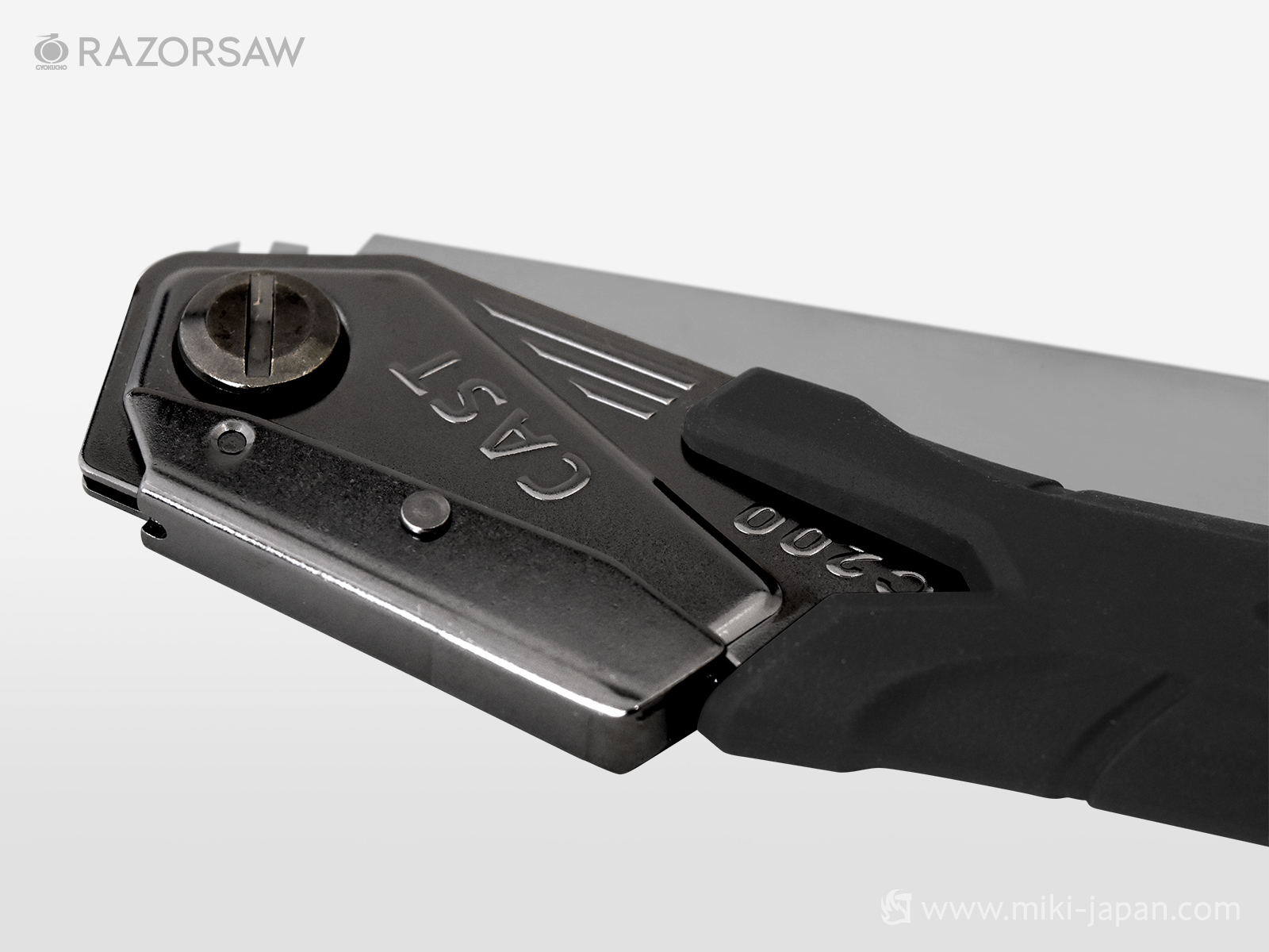 【衝撃焼入】\n超高周波を用いた焼入により、硬い組織と靭性(ねばり強さ)、耐摩耗性を確保している為、抜群の耐久性を実現！