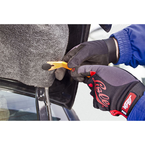 ドアパネルやダッシュボード部品など、あらゆる内装の取り外しに最適。