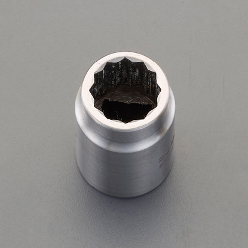 内側は円弧状のため、ナットが削れるのを防ぎます。