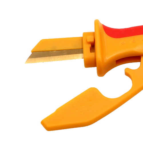 刃はステンレス製で、Tiコーティングされた表面は鋭く、摩耗や腐食に耐性があります。