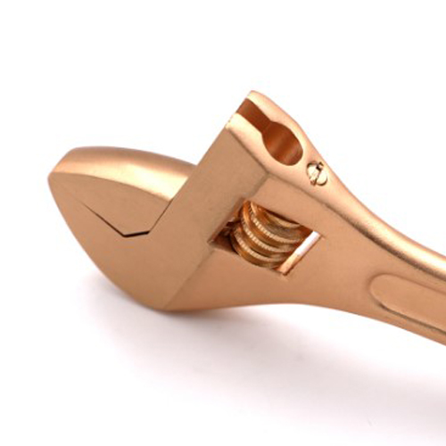 調節ネジ付で、使用中の滑りを防ぎます。