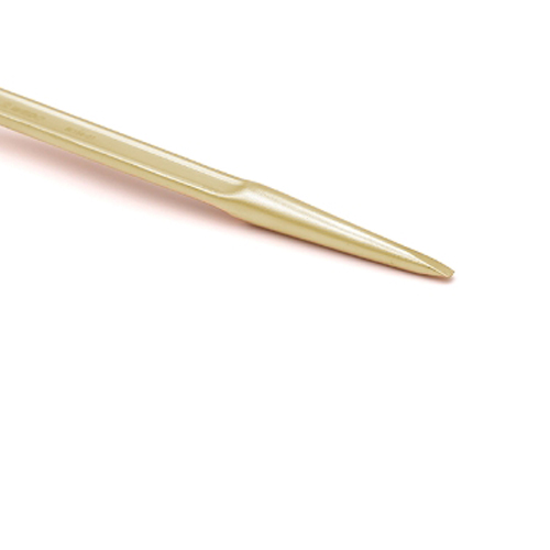 人間工学に基づいたロングハンドルの末端はシノ付で、多目的に使えて労力を軽減します。