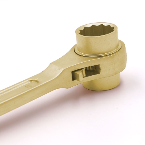 2つボルトのサイズが異なるので、効率的に作業できます。