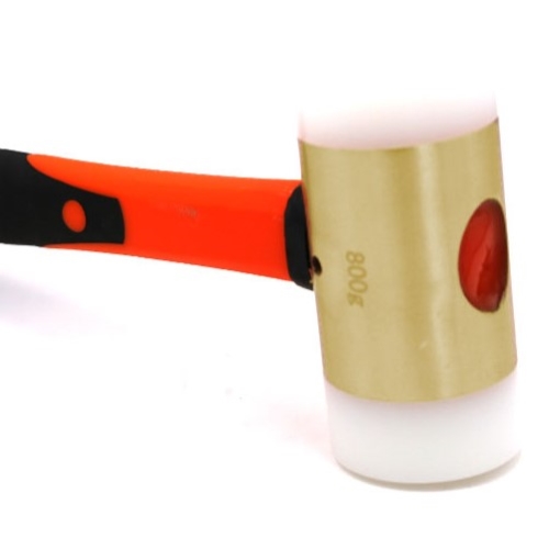 ヘッドは特殊な接着剤で固定されており、湿気の影響を受けにくく耐久性に優れています。