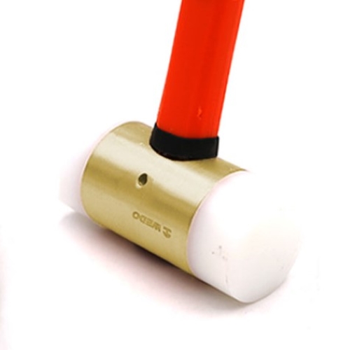 ヘッドの脱落を防ぐ安全ピン付き