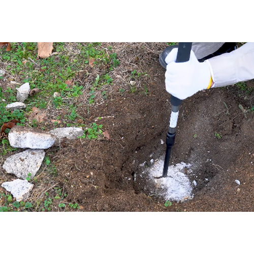 土の中に埋もれている大きな石なども簡単に砕いて取り除けます。