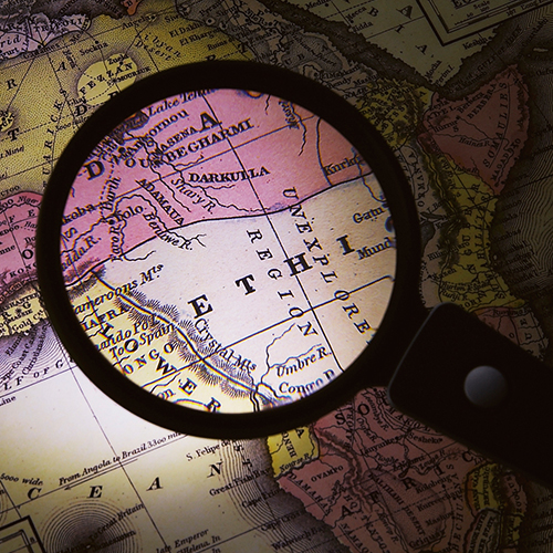 ライトが付いてるので暗い所でも見えます。