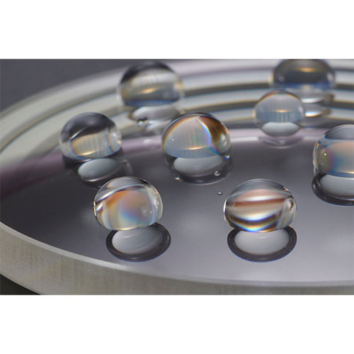 明るく自然な色調と鮮明な視界を実現する、高反射誘電体多層撥水・撥油コーティング\n