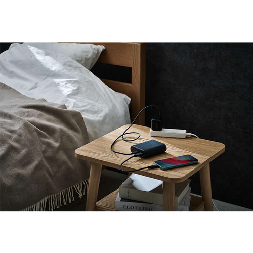 本体充電用ケーブルを接続したままで、スマートフォンとモバイルバッテリーを充電できる“まとめて充電”に対応しています。