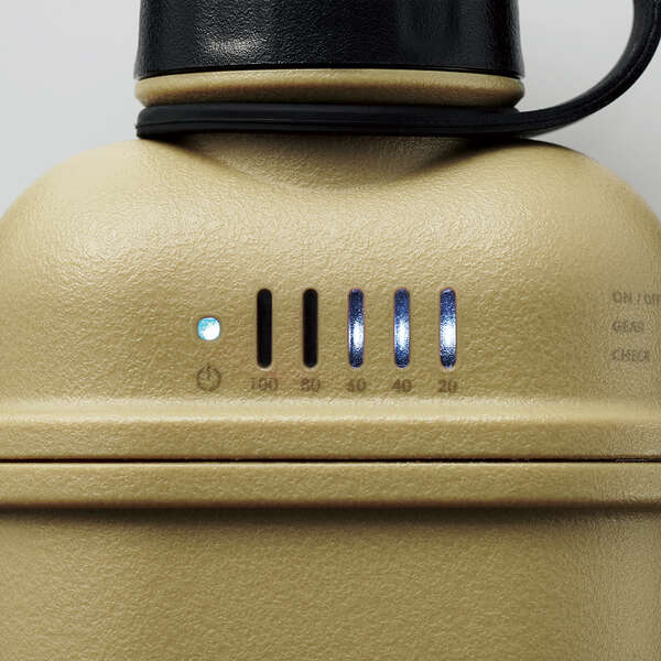 電池残量は5段階のLEDランプ点灯で確認可能