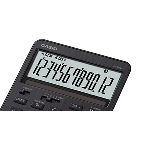 液晶と一体化するようにソーラーパネルを設置。スマートな前面デザインに仕上げています。