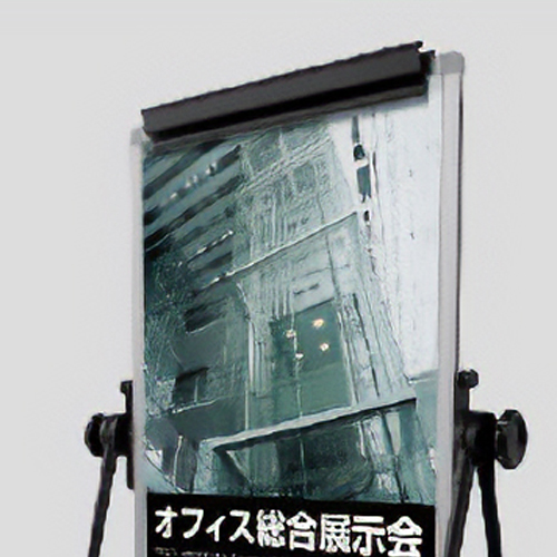 クリップにポスターなどを挟んで設置できます。マグネットも使用可。
