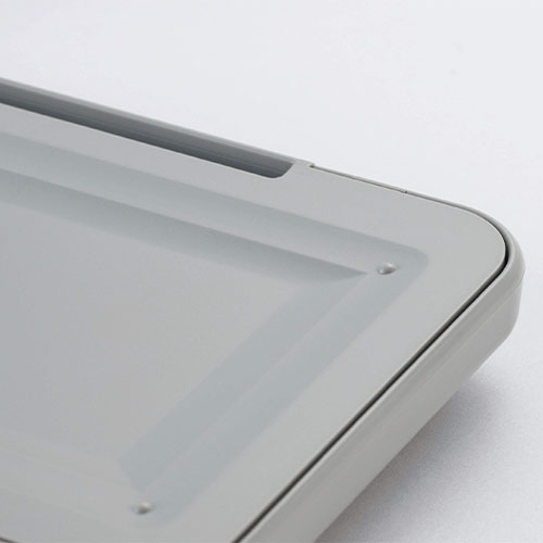 蓋と底の凹凸により、積み重ねてもズレにくいスタッキング機能付