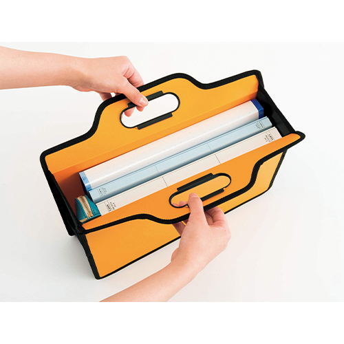 A4サイズのファイルや書類をサッと出し入れしやすい形状です。