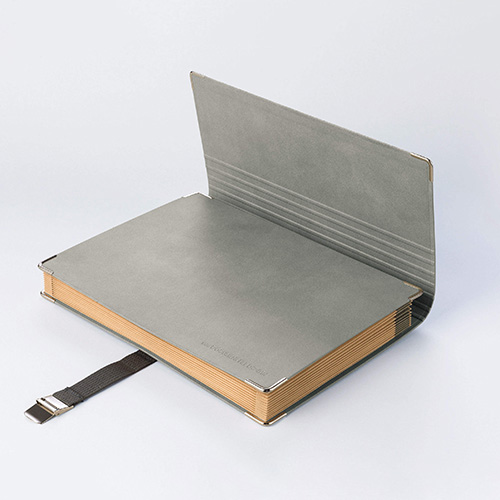 バンド付なので、フラップをしっかりと固定できます。