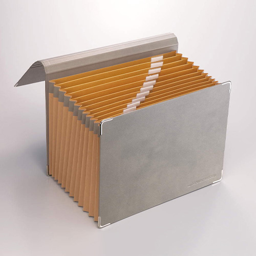 書類の検索と出し入れがしやすいアコーディオンタイプのポケットです。