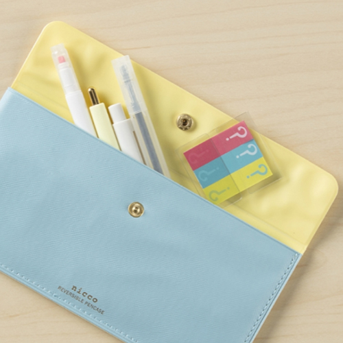 付箋を取り出しやすく携帯しやすいポップアップ式ケースで、外出先でもピリッと。