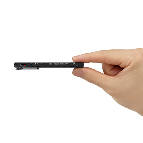 小さくて軽い、薄さ約7.4mmの「スティック型デザイン」