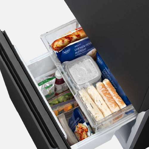 冷凍室を開けると同時に上段も一緒に引き出せます