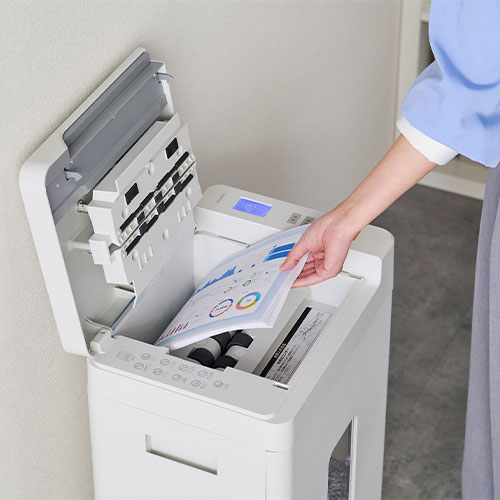 最大給紙枚数（自動細断）：A4用紙260枚まで