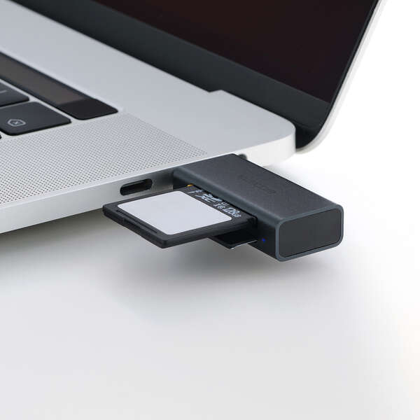 SDカードとmicroSDカードの同時利用可能