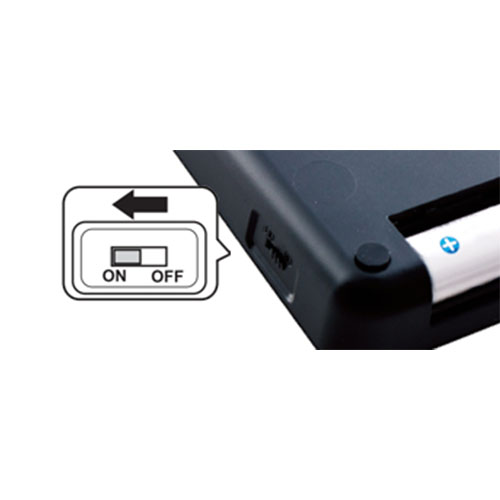 本体側面に電源ON/OFFスイッチを装備