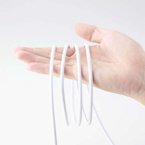 なめらかな手触りのケーブル