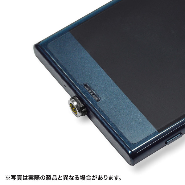 磁石の力で近付けるだけで接続できるので、スマートフォンなどの充電が簡単