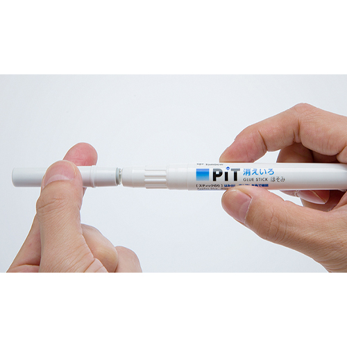 手を汚さず、簡単につめ替えできます。